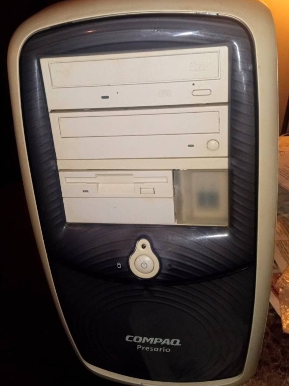 HALF OFF VINTAGE COMPAQ PRESARIO 5006CA COMPUTER ONLY $69. SOLD NOT AVAILABLE.